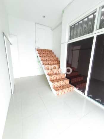 Ruko Disewa di Badung dengan LB 100m2 Area Komersial Ramai Ruko Disewa di Badung dengan LB 100m2 Area Komersial Ramai