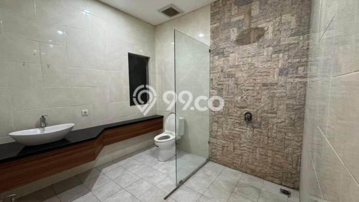 Vila di , Area 0m2m², Dekat ke Pusat Kota Vila di , Area 0m2m², Dekat ke Pusat Kota