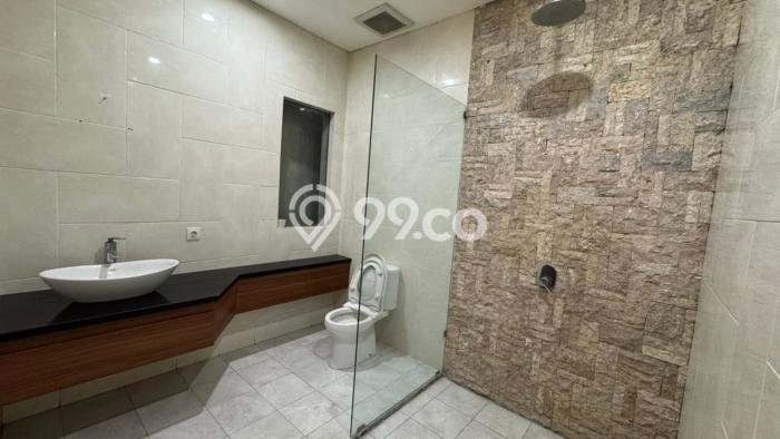 Vila di , Area 0m2m², Dekat ke Pusat Kota Vila di , Area 0m2m², Dekat ke Pusat Kota