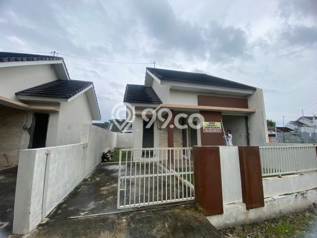 Jual Rumah Strategis Bagus Punya 2 KT di Colomadu Solo - Jual Rumah Strategis Bagus Punya 2 KT di Colomadu Solo -