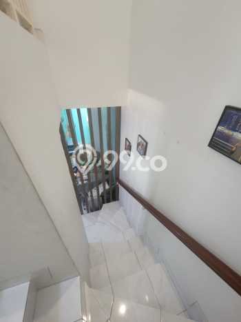 Jual Rumah Eksklusif 2 KT di Gading Serpong, Tangerang Jual Rumah Eksklusif 2 KT di Gading Serpong, Tangerang