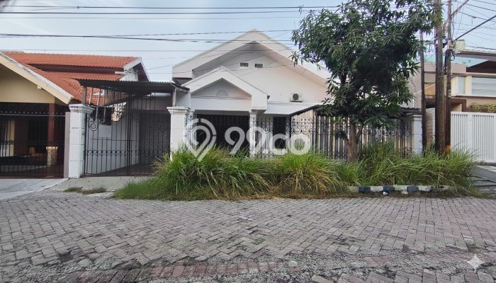 Dijual Rumah Mewah Elegan Dengan View Eksklusif di Sutorejo, Surabaya Dijual Rumah Mewah Elegan Dengan View Eksklusif di Sutorejo, Surabaya