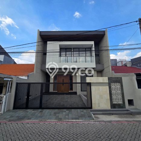 For Sale! Luxury House LT 180m2 Desain Elegan di Manyar For Sale! Luxury House LT 180m2 Desain Elegan di Manyar