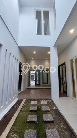 Dijual Rumah Mewah Megah Dengan View Eksklusif di Pakuwon City, Surabaya Dijual Rumah Mewah Megah Dengan View Eksklusif di Pakuwon City, Surabaya