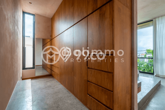 Rumah Elit LB 267m2 Siap Huni Desain Elegan di Pererenan, Badung Rumah Elit LB 267m2 Siap Huni Desain Elegan di Pererenan, Badung
