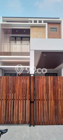 Siap Huni Rumah Mewah 4 Kamar di Duren Sawit Dekat ke Mana Saja Siap Huni Rumah Mewah 4 Kamar di Duren Sawit Dekat ke Mana Saja