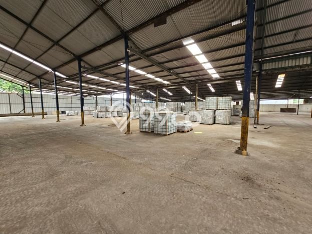 Gudang Disewa di Bekasi dengan LB 3500m2 Area Komersial Ramai Gudang Disewa di Bekasi dengan LB 3500m2 Area Komersial Ramai