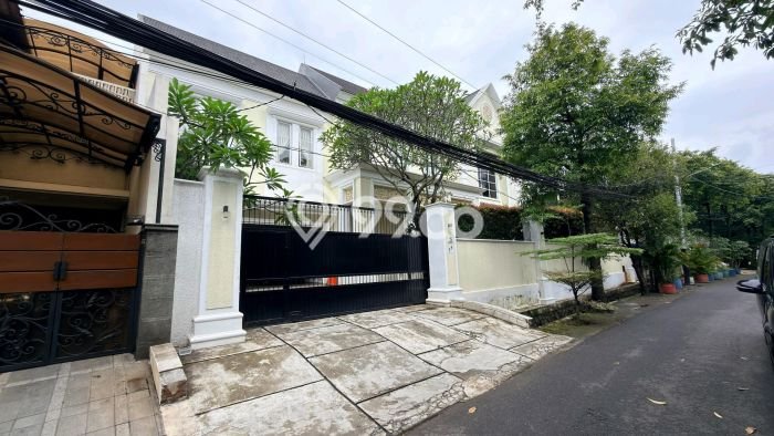 Rumah Elit Modern Siap Huni di Cipete Jakarta Selatan Rumah Elit Modern Siap Huni di Cipete Jakarta Selatan