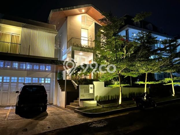 Ready to Use! Luxury House LT 444m2 Desain Elegan di Dago Pakar Ready to Use! Luxury House LT 444m2 Desain Elegan di Dago Pakar