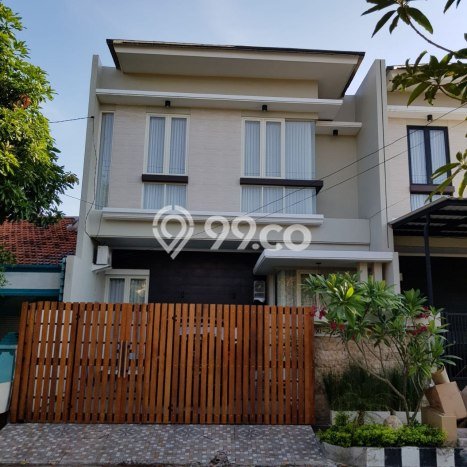 Rumah Strategis Modern Lb 180m2 di Rungkut, Surabaya Rumah Strategis Modern Lb 180m2 di Rungkut, Surabaya