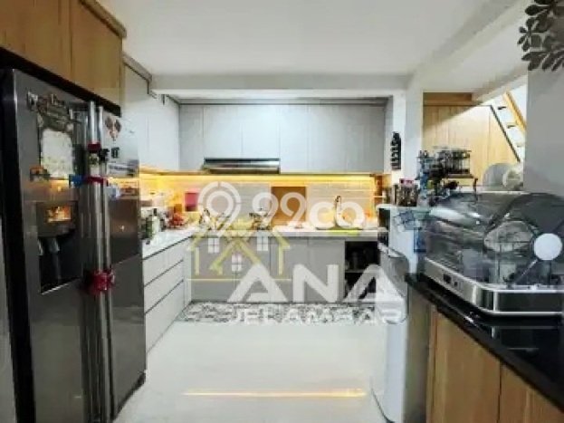 Ready to Use! Premium House LT 214m2 Desain Elegan di Jelambar Ready to Use! Premium House LT 214m2 Desain Elegan di Jelambar