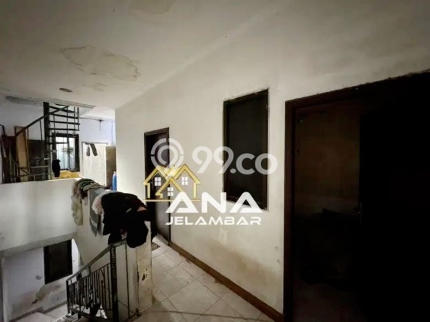 Ready to Use! Premium House LT 115m2 Desain Modern di Jelambar Ready to Use! Premium House LT 115m2 Desain Modern di Jelambar
