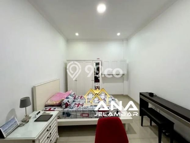 Jual Rumah Luas Megah Dengan View Cantik di Jelambar, Jakarta Barat Jual Rumah Luas Megah Dengan View Cantik di Jelambar, Jakarta Barat