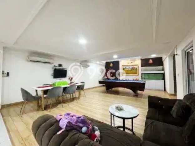 Dijual Rumah Luas Megah Dengan View Eksklusif di Jelambar, Jakarta Barat Dijual Rumah Luas Megah Dengan View Eksklusif di Jelambar, Jakarta Barat