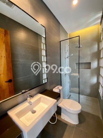 Rumah Mewah LB 225m2 Siap Huni Desain Elegan di Pondok Indah, Jakarta Selatan Rumah Mewah LB 225m2 Siap Huni Desain Elegan di Pondok Indah, Jakarta Selatan