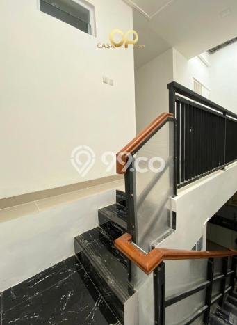 Rumah Modern 4 KT di Bintaro Jakarta Selatan Semi Furnished Rumah Modern 4 KT di Bintaro Jakarta Selatan Semi Furnished