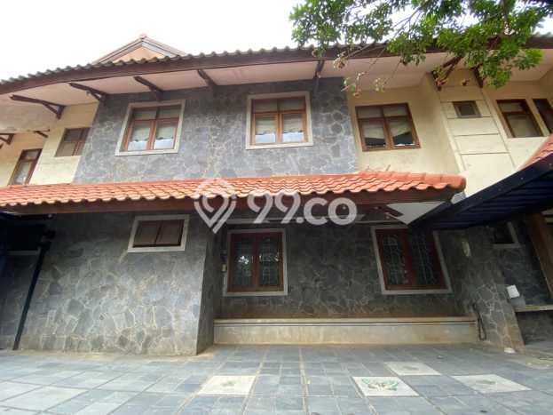 Dijual Rumah Premium dengan Fasilitas Sekitar Lengkap di BSD, Tangerang Selatan Dijual Rumah Premium dengan Fasilitas Sekitar Lengkap di BSD, Tangerang Selatan