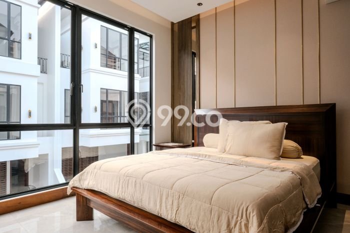 Rumah Elit Modern Tanpa Renovasi di Lebak Bulus Jakarta Selatan Rumah Elit Modern Tanpa Renovasi di Lebak Bulus Jakarta Selatan