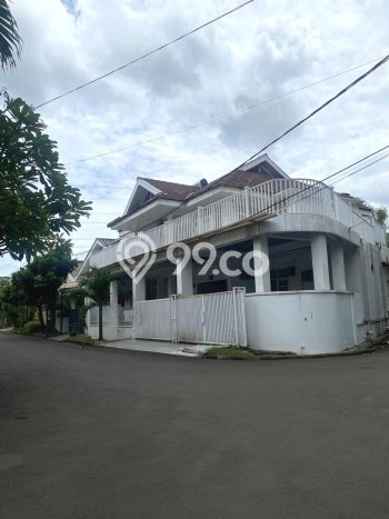 Hunian Elit LB 300m2 Siap Huni Desain Elegan di Bintaro, Tangerang Selatan Hunian Elit LB 300m2 Siap Huni Desain Elegan di Bintaro, Tangerang Selatan