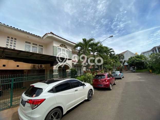 Ready to Use! Luxury House LT 225m2 Desain Elegan di Bintaro Ready to Use! Luxury House LT 225m2 Desain Elegan di Bintaro