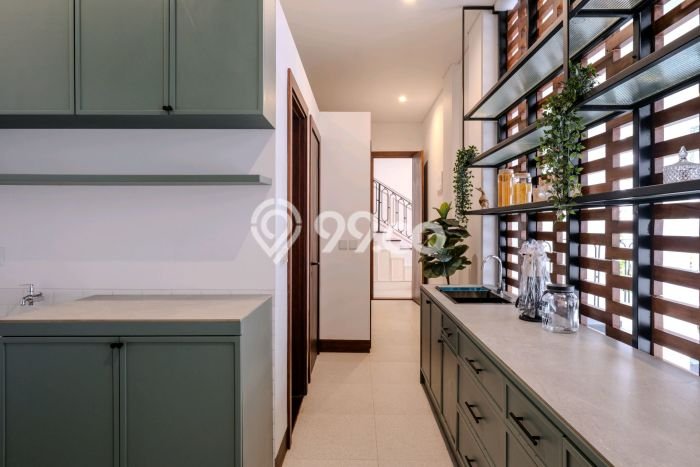 Rumah Elit Modern Tanpa Renovasi di Lebak Bulus Jakarta Selatan Rumah Elit Modern Tanpa Renovasi di Lebak Bulus Jakarta Selatan