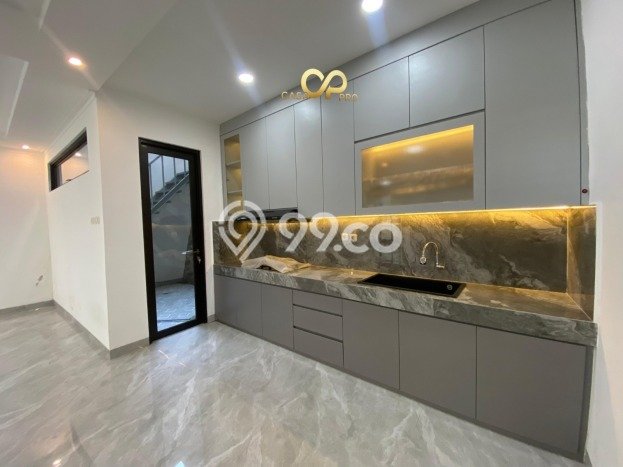 Hunian Mewah LB 220m2 Siap Pakai Desain Elegan di Bintaro, Tangerang Selatan Hunian Mewah LB 220m2 Siap Pakai Desain Elegan di Bintaro, Tangerang Selatan