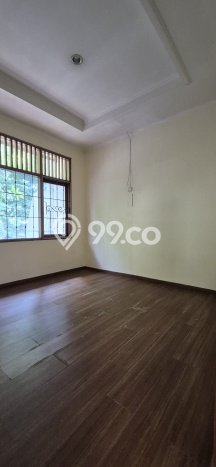 Lokasi terbaik! Rumah siap pakai disewakan di Kelapa Gading LB 378m2 Lokasi terbaik! Rumah siap pakai disewakan di Kelapa Gading LB 378m2