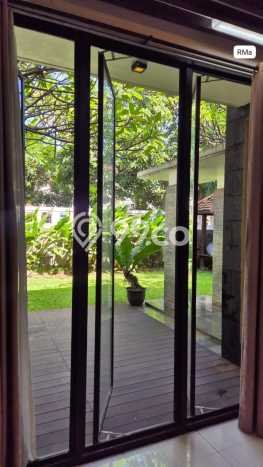 Ready to Use! Luxury House LT 353m2 Desain Elegan di Cibubur Ready to Use! Luxury House LT 353m2 Desain Elegan di Cibubur