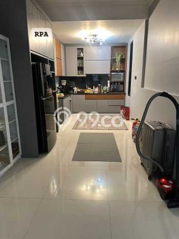 Ready to Use! Luxury House LT 268m2 Desain Elegan di Legenda Wisata Ready to Use! Luxury House LT 268m2 Desain Elegan di Legenda Wisata