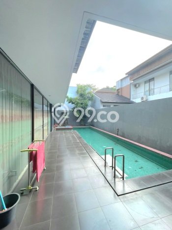 Rumah Elit Modern Tanpa Renovasi di Cibubur Depok Rumah Elit Modern Tanpa Renovasi di Cibubur Depok