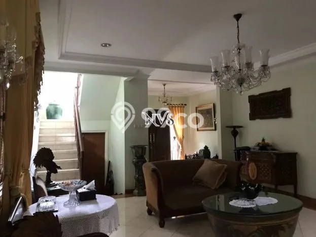 Jual Rumah Mewah Elegan Dengan View Cantik di Cibubur, Depok Jual Rumah Mewah Elegan Dengan View Cantik di Cibubur, Depok