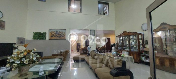 Rumah Mewah LB 300m2 Siap Pakai Desain Elegan di Kota Baru Parahyangan, Bandung Rumah Mewah LB 300m2 Siap Pakai Desain Elegan di Kota Baru Parahyangan, Bandung