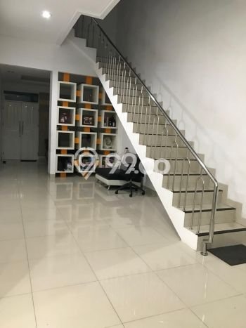 Rumah Elit LB 330m2 Siap Pakai Desain Elegan di Pantai Indah Kapuk, Jakarta Utara Rumah Elit LB 330m2 Siap Pakai Desain Elegan di Pantai Indah Kapuk, Jakarta Utara