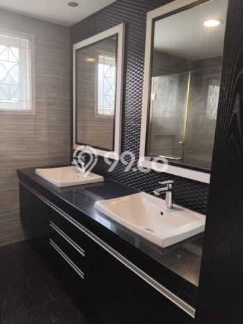 Disewakan! Rumah 3 Kamar Tidur &
3 Kamar Mandi di Pantai Indah Kapuk, Jakarta Utara Disewakan! Rumah 3 Kamar Tidur &
3 Kamar Mandi di Pantai Indah Kapuk, Jakarta Utara