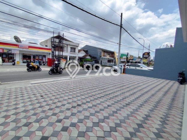 Unit Ruko Disewa Lokasi Ngaglik, Sleman Spesifikasi Luas Bangunan 91m2 Unit Ruko Disewa Lokasi Ngaglik, Sleman Spesifikasi Luas Bangunan 91m2