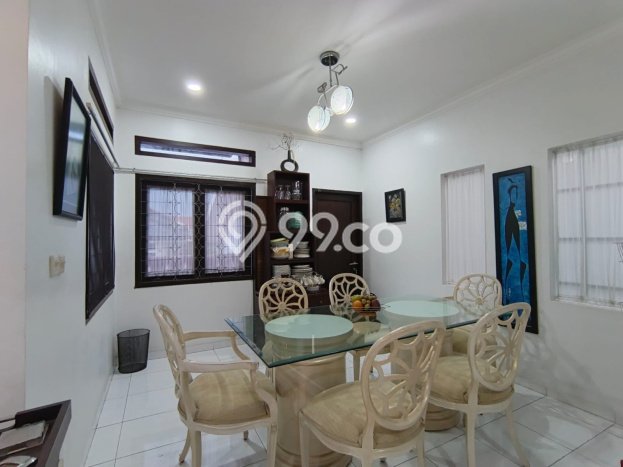 Disewakan Rumah Harga Terjangkau di Setra Duta Bandung dengan 4 KT Disewakan Rumah Harga Terjangkau di Setra Duta Bandung dengan 4 KT