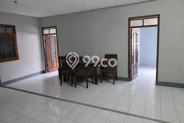Rumah Sederhana Dijual Lokasi Bojongsoang 7 Kamar dengan Luas Tanah 400m2 Rumah Sederhana Dijual Lokasi Bojongsoang 7 Kamar dengan Luas Tanah 400m2