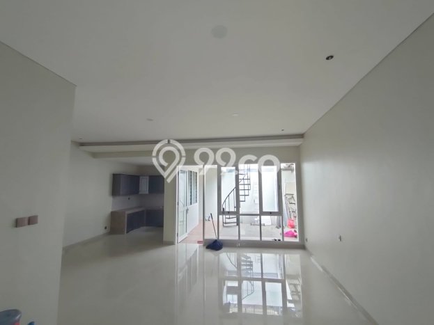 Rumah Luas Asri 3 KT Siap Pakai di Kopo Bandung Rumah Luas Asri 3 KT Siap Pakai di Kopo Bandung