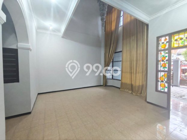 Rumah Luas Asri 5 KT Siap Pakai di Ngagel Surabaya Rumah Luas Asri 5 KT Siap Pakai di Ngagel Surabaya