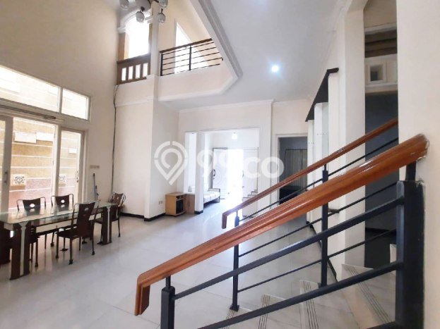 Hunian Mewah Siap Huni LT 200m2 di Mulyorejo, Surabaya Hunian Mewah Siap Huni LT 200m2 di Mulyorejo, Surabaya
