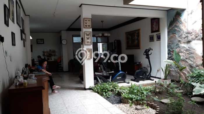 Rumah Mewah Dijual LT 300m2 di Mulyorejo, Surabaya Rumah Mewah Dijual LT 300m2 di Mulyorejo, Surabaya