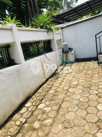 Jual Rumah Bagus Siap Huni LB 242m2 di Semarang Barat, Semarang Jual Rumah Bagus Siap Huni LB 242m2 di Semarang Barat, Semarang