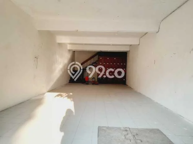 Area Ramai! Ruko Dijual di Semarang Tengah untuk Bisnis Luas Bangunan 230m2 Area Ramai! Ruko Dijual di Semarang Tengah untuk Bisnis Luas Bangunan 230m2