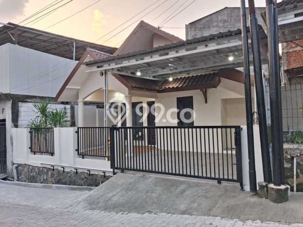 Dijual Cepat Rumah Bagus Siap Huni LB 150m2 di Semarang Barat, Semarang Dijual Cepat Rumah Bagus Siap Huni LB 150m2 di Semarang Barat, Semarang