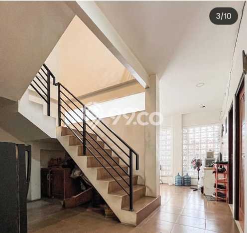 Rumah Kost untuk Dijual di Tebet dengan 24 KT, 18 KM, Luas 600m2 Rumah Kost untuk Dijual di Tebet dengan 24 KT, 18 KM, Luas 600m2