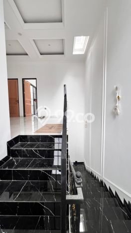 Siap Huni Hunian Elit 5 Kamar di BSD Dekat ke Mana Saja Siap Huni Hunian Elit 5 Kamar di BSD Dekat ke Mana Saja