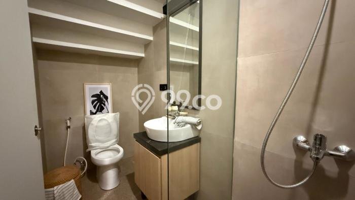 Rumah Elit Modern Tanpa Renovasi di Cirendeu Jakarta Selatan Rumah Elit Modern Tanpa Renovasi di Cirendeu Jakarta Selatan
