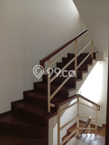 Dijual Rumah Premium dengan Fasilitas Sekitar Komplit di Ciputat, Tangerang Selatan Dijual Rumah Premium dengan Fasilitas Sekitar Komplit di Ciputat, Tangerang Selatan