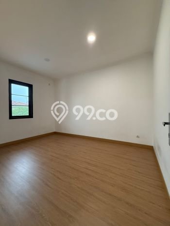 Siap Huni Hunian Elit 4 Kamar di BSD Dekat ke Mana Pun Siap Huni Hunian Elit 4 Kamar di BSD Dekat ke Mana Pun