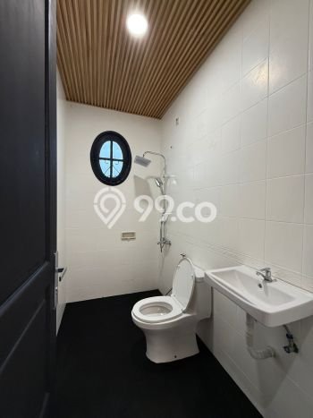 Siap Huni Hunian Elit 4 Kamar di BSD Dekat ke Mana Pun Siap Huni Hunian Elit 4 Kamar di BSD Dekat ke Mana Pun